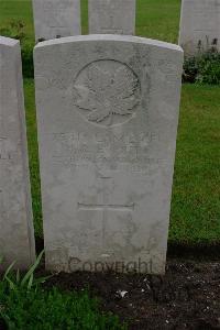 Etaples Military Cemetery - Everitt, Harold Richard